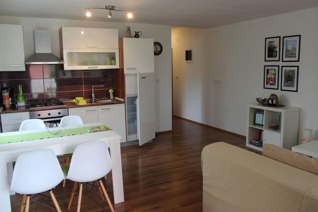 Modern Apartment In Porec Bagian luar foto